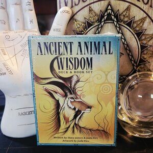 ANCIENT ANIMAL WISDOM Deck Fortune Telling Oracle Tarot-Like Cards US Games New!